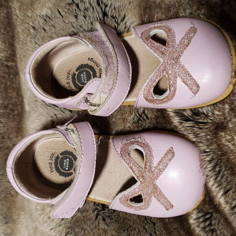 Lavender size 9 Livi & Luca sparkle bow shoes